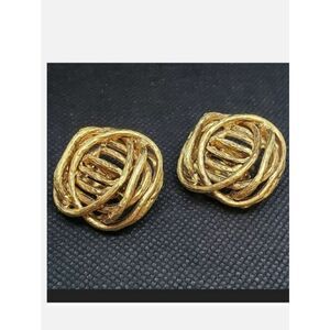 VINTAGE CLARA KASAVINA STUDIOS Goldtone Clip-on Earrings